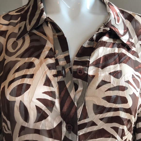 Bentley A. Lorrane Button-down Blouse w/ slits - Picture 2 of 7